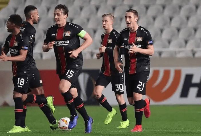 欧冠生死卡位！巴黎主场死磕纽卡，伤病与反击定命运